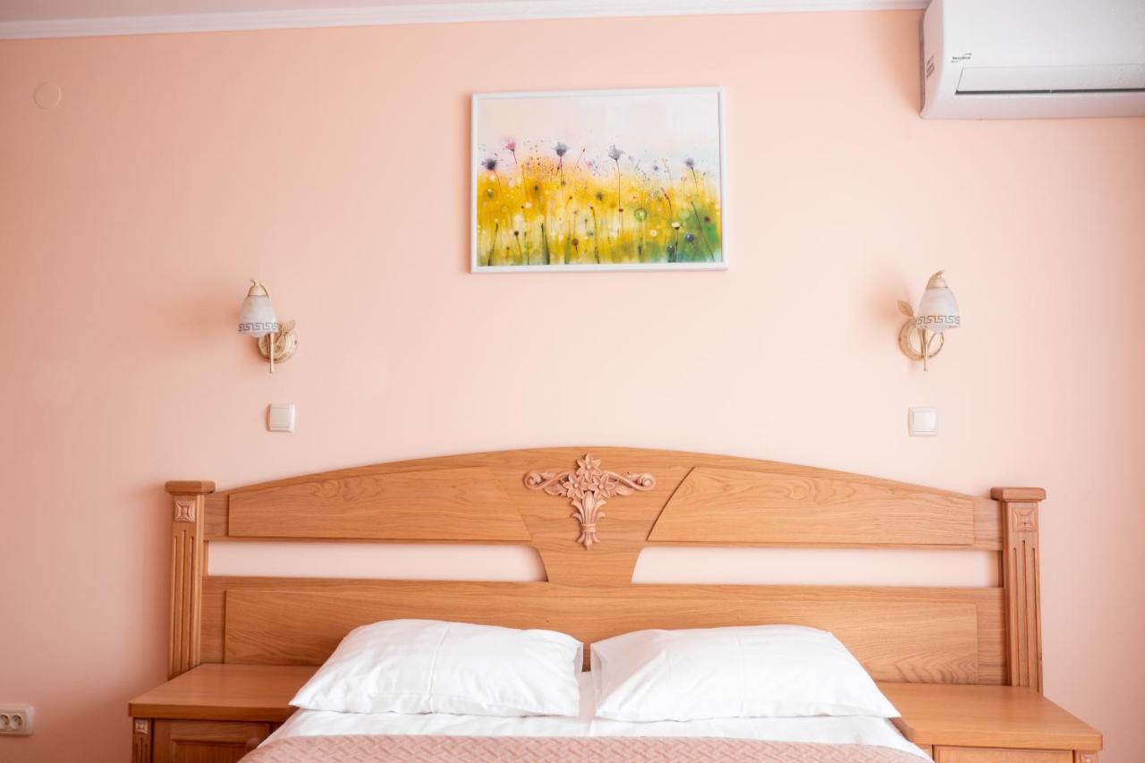Hotel Halychyna Ternopil Exterior foto
