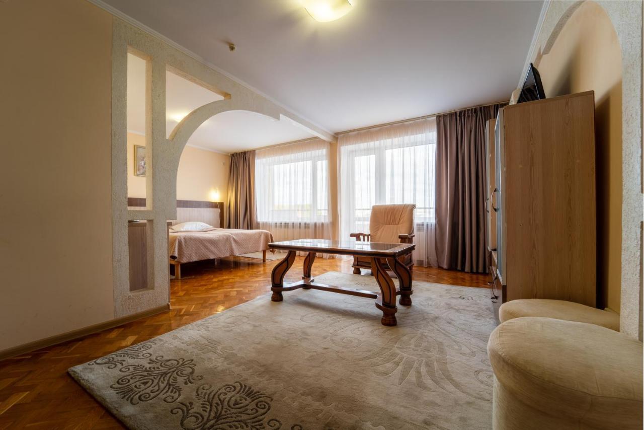 Hotel Halychyna Ternopil Exterior foto