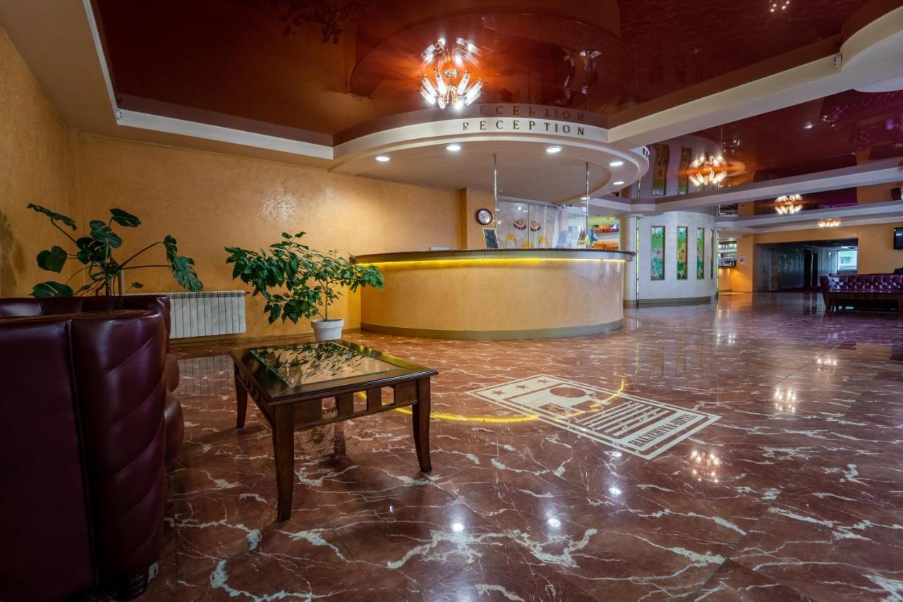 Hotel Halychyna Ternopil Exterior foto
