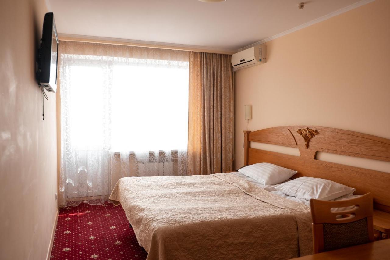 Hotel Halychyna Ternopil Exterior foto